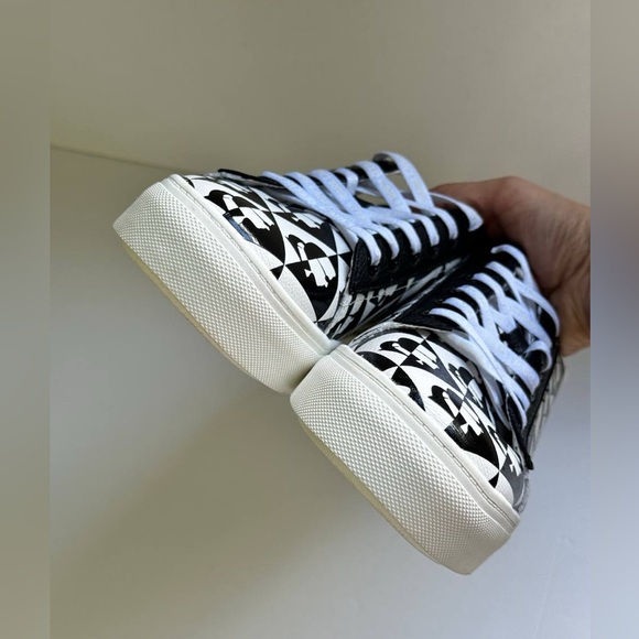 KARL LAGERFELD PARIS Cate Logo Platform Sneakers - Picture 6 of 11